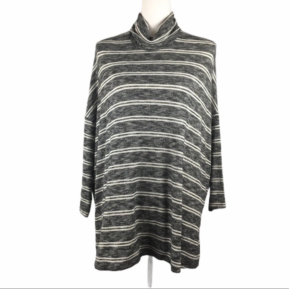 Anthropologie Postmark Gray White Stripe Tunic